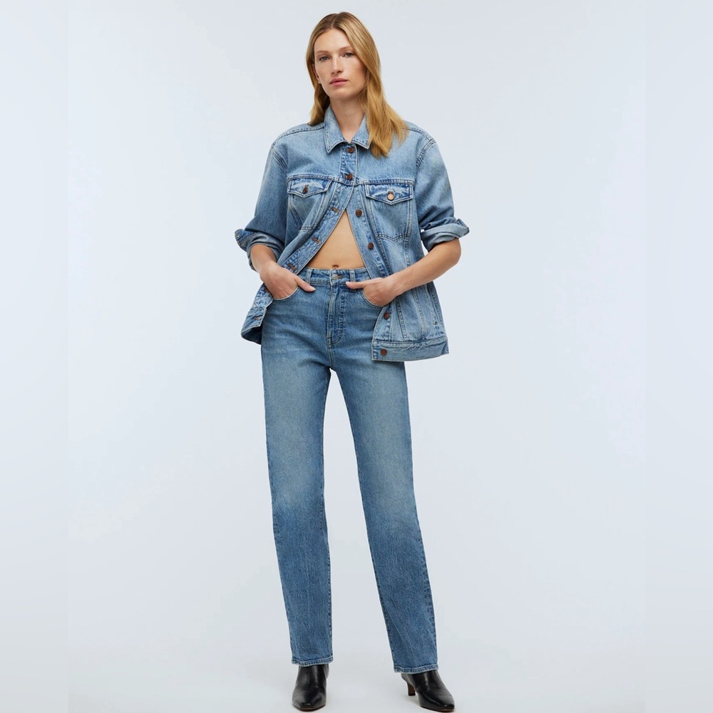NWT The '90s Straight Jean